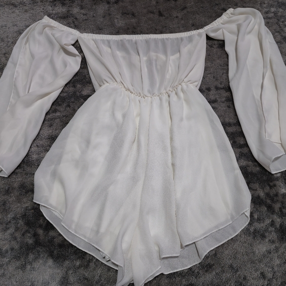 Fashion nova romper - Picture 3 of 3